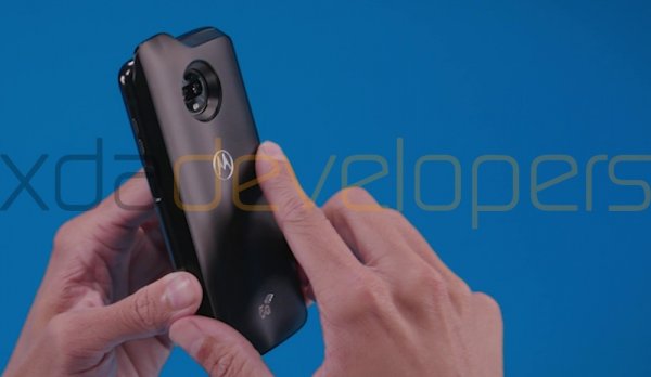 В сеть попали изображения Moto Z3 Play с 5G Moto Mod