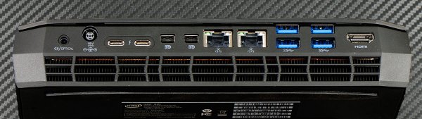 Игровой ПК в рюкзаке: обзор Intel NUC Hades Canyon