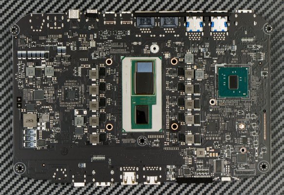 Игровой ПК в рюкзаке: обзор Intel NUC Hades Canyon