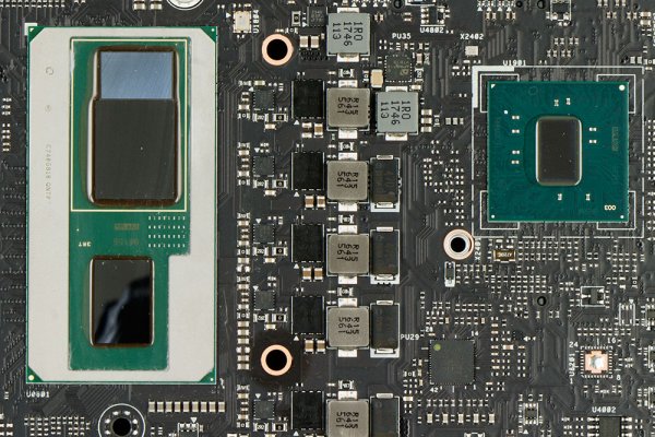Игровой ПК в рюкзаке: обзор Intel NUC Hades Canyon