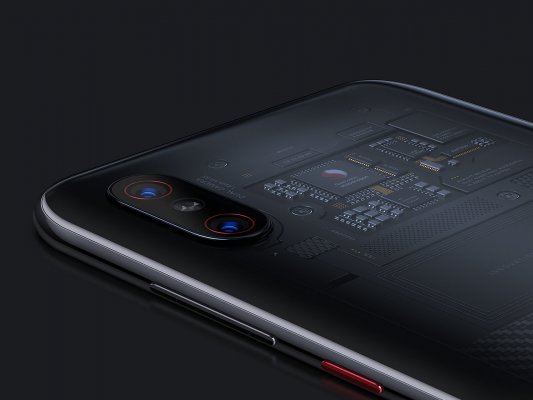 Презентация Xiaomi: три версии Mi 8, браслет Mi Band 3, MIUI 10 и другое