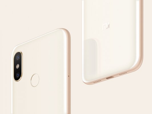Презентация Xiaomi: три версии Mi 8, браслет Mi Band 3, MIUI 10 и другое