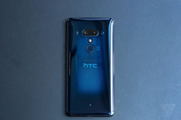 Mi 8 Explorer Edition — действительно прозрачный или муляж?