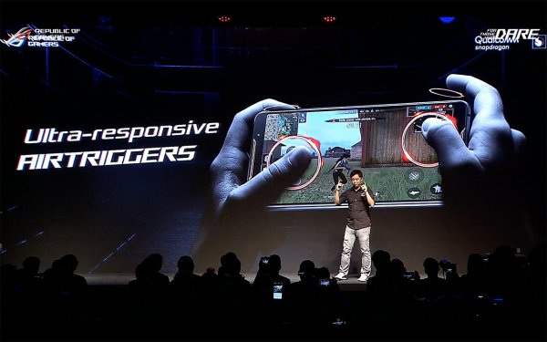 Игровой смартфон от ASUS получил внешний кулер
