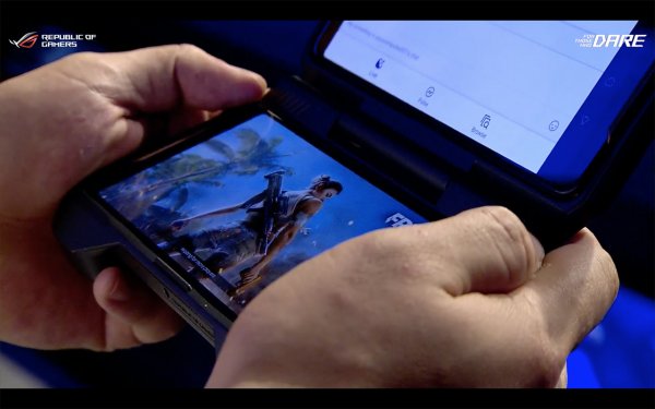 Игровой смартфон от ASUS получил внешний кулер