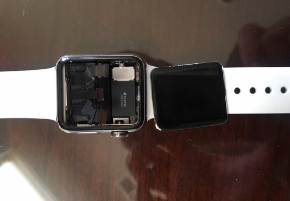 От Apple в суде требуют  млн за проблемы с экранами Apple Watch