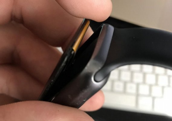 От Apple в суде требуют  млн за проблемы с экранами Apple Watch