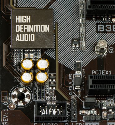 Материнская плата GIGABYTE B360 AORUS Gaming 3 WIFI — Внешний вид. 12