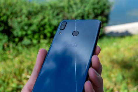 Обзор ASUS ZenFone 5 — недорогой флагман — Внешний вид и комплектация. 7