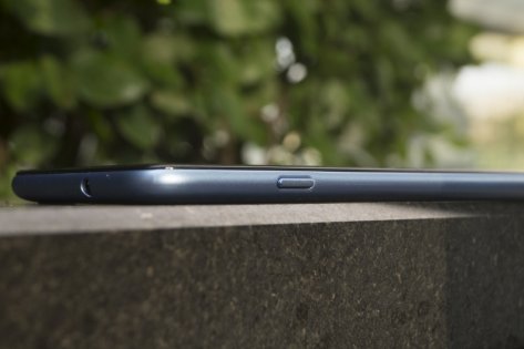 Обзор Philips S395: недорогой и красивый