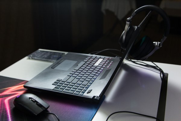 ASUS объявил о старте продаж ноутбуков ROG Strix SCAR II и Hero II