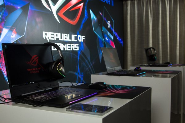 ASUS объявил о старте продаж ноутбуков ROG Strix SCAR II и Hero II