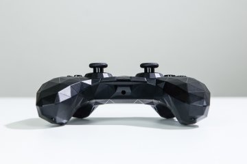 Nvidia Shield TV: облачный гейминг — новый уровень — Пульт управления и контроллер Shield. 16