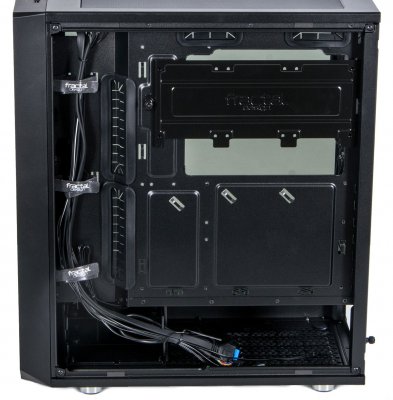 Обзор корпуса Fractal Design Meshify C TG Black — Корпус в деталях. 9