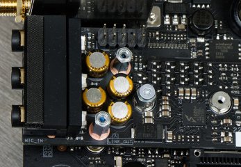 Обзор материнской платы ASUS ROG Strix X470-I Gaming — Внешний вид. 14
