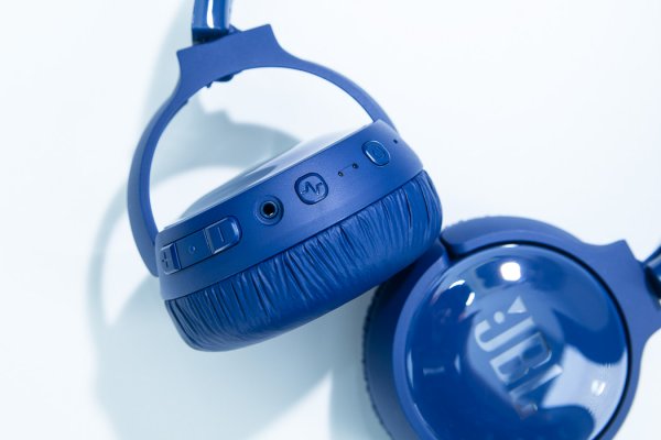 Обзор JBL TUNE600BTNC — шумоподавление в массы — Управление и подключение. 1