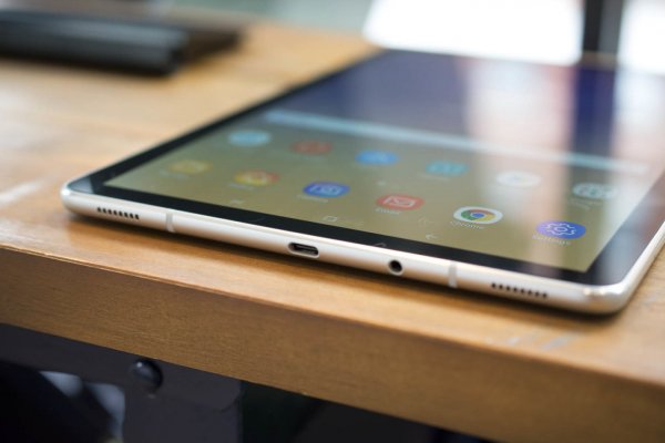 Новый флагманский планшет от Samsung с лёгкостью заменит ноутбуки