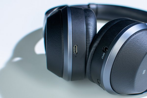 Обзор Sony WH-1000XM2 — передовое шумоподавление — Автономность. 1