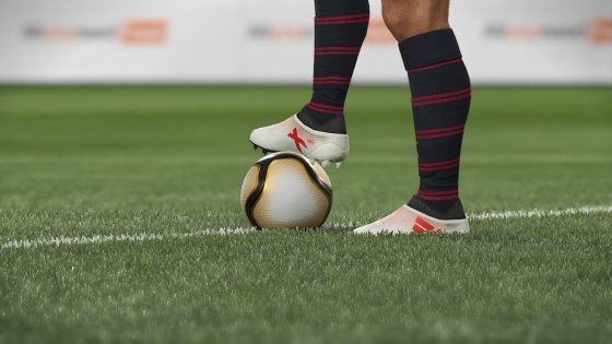 Обзор демо-версии PES 2019: FIFA может спать спокойно