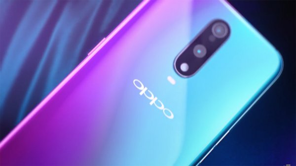 OPPO дразнит смартфоном с тройной основной камерой
