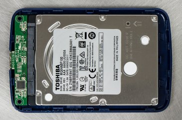 Просто и со вкусом: внешние накопители ADATA HD330 и HV300 — Особенности конструкции. 5