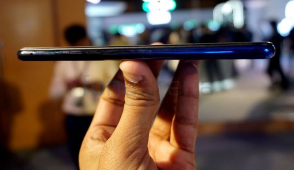 Вживую новый середняк от OPPO выглядит просто обворожительно