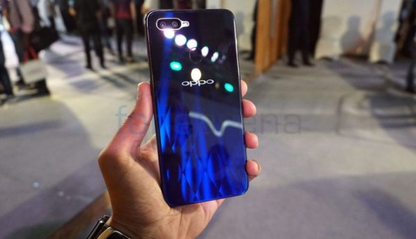 Вживую новый середняк от OPPO выглядит просто обворожительно