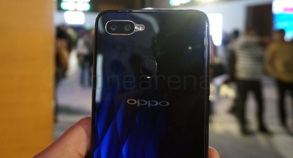 Вживую новый середняк от OPPO выглядит просто обворожительно