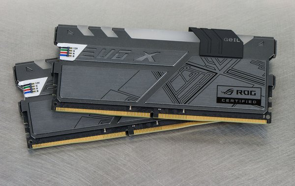 Светошоу в комплекте: Geil EVO X ROG edition DDR4-3000 — Особенности конструкции. 1