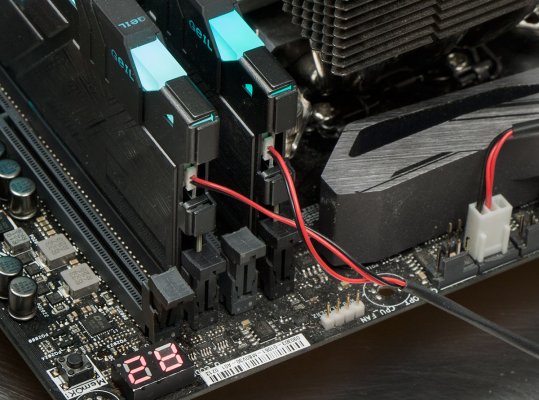 Светошоу в комплекте: Geil EVO X ROG edition DDR4-3000 — Особенности конструкции. 9