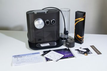 Обзор кофемашины Nespresso Expert — Комплект поставки. 3