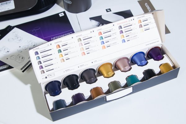 Обзор кофемашины Nespresso Expert — Комплект поставки. 5