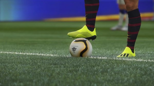 Обзор PES 2019. Физика против лицензий