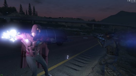 Магнето в GTA V бросает машины и крушит полицейских