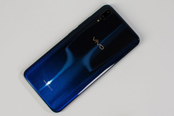 Обзор Vivo V11 и Vivo V11i — доступные инновации — Внешний вид. 5