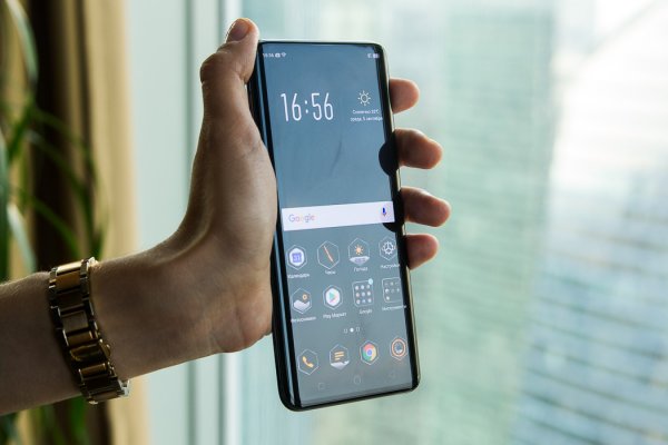 В Москве показали OPPO Find X Lamborghini Edition