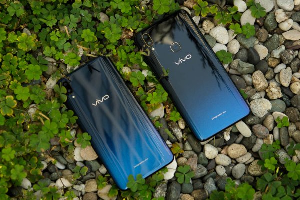 Обзор Vivo V11 и Vivo V11i — доступные инновации — Внешний вид. 1