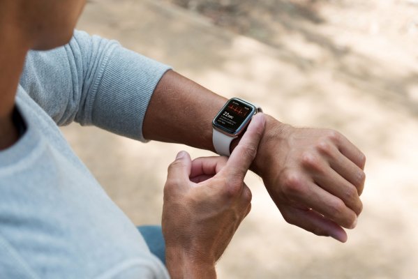 Главные функции новых iPhone и Apple Watch не будут работать в России