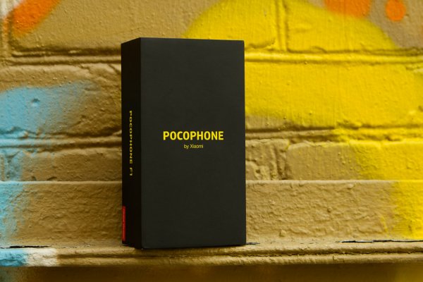 Обзор Pocophone F1: лучший за свою цену — Комплектация. 1