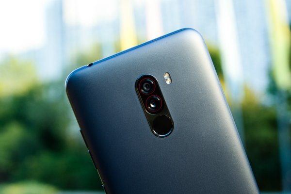 Обзор Pocophone F1: лучший за свою цену — Железо. 39