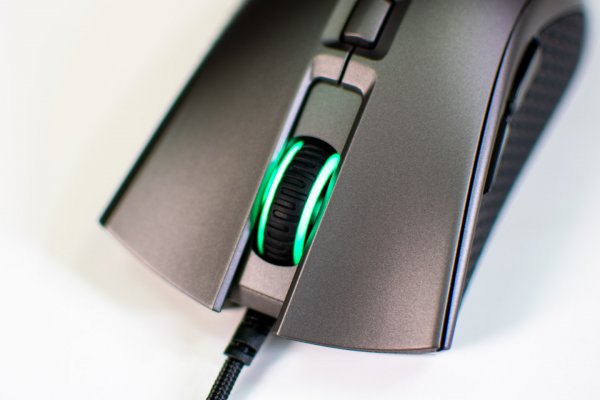 Обзор игровой мышки HyperX Pulsefire FPS PRO — Внешний вид и эргономика. 13