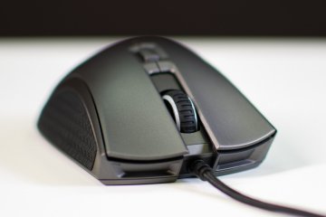 Обзор игровой мышки HyperX Pulsefire FPS PRO — Внешний вид и эргономика. 4