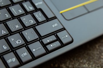 Мультимедийный комбайн: обзор Logitech K400+ — Внешний вид и эргономика. 6