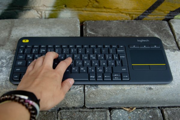 Мультимедийный комбайн: обзор Logitech K400+ — Внешний вид и эргономика. 7