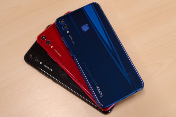 Предварительный обзор Honor 8X — стекло, металл и AI
