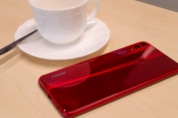 Предварительный обзор Honor 8X — стекло, металл и AI