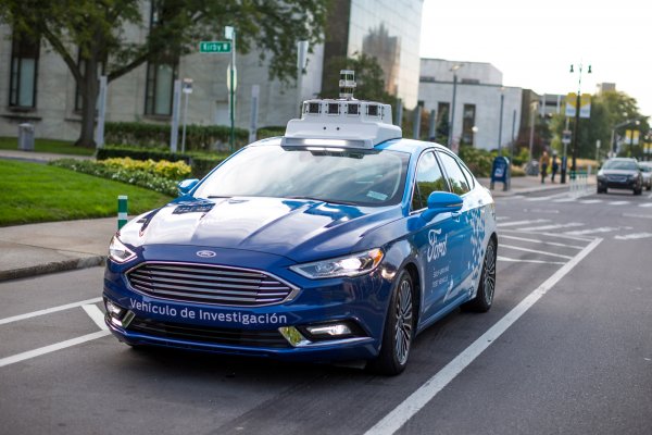Ford предлагает способ управления автомобилем как в мобильной Real Racing