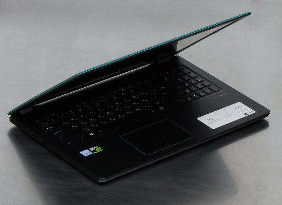 Не до конца гейминг: ASUS X570UD — Комплектация, внешний вид. 2
