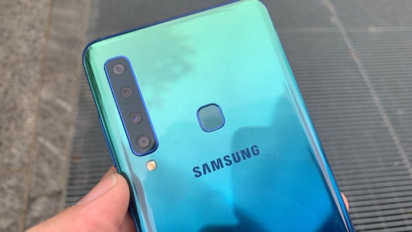 Предварительный обзор Samsung Galaxy A9 (2018) с 4 основными камерами — удачный эксперимент?
