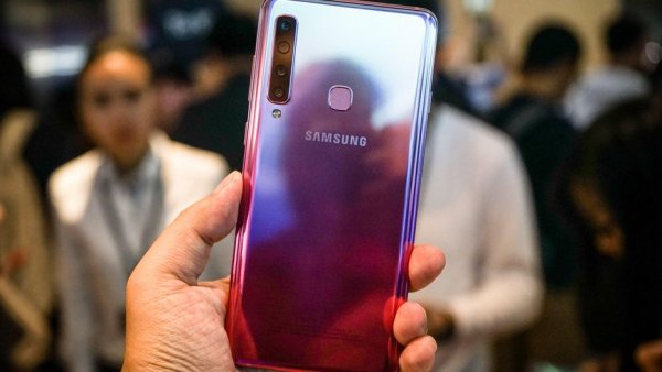 Предварительный обзор Samsung Galaxy A9 (2018) с 4 основными камерами — удачный эксперимент?